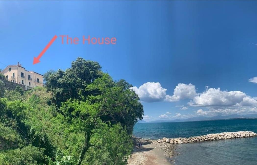 Panoramic Apartments In Villa In Center "The Beach And The Cliff" 1 Агрополи Экстерьер фото