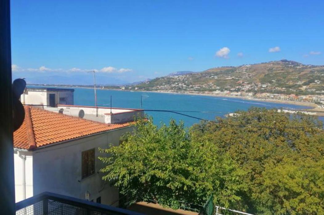 Panoramic Apartments In Villa In Center "The Beach And The Cliff" 1 Агрополи Экстерьер фото