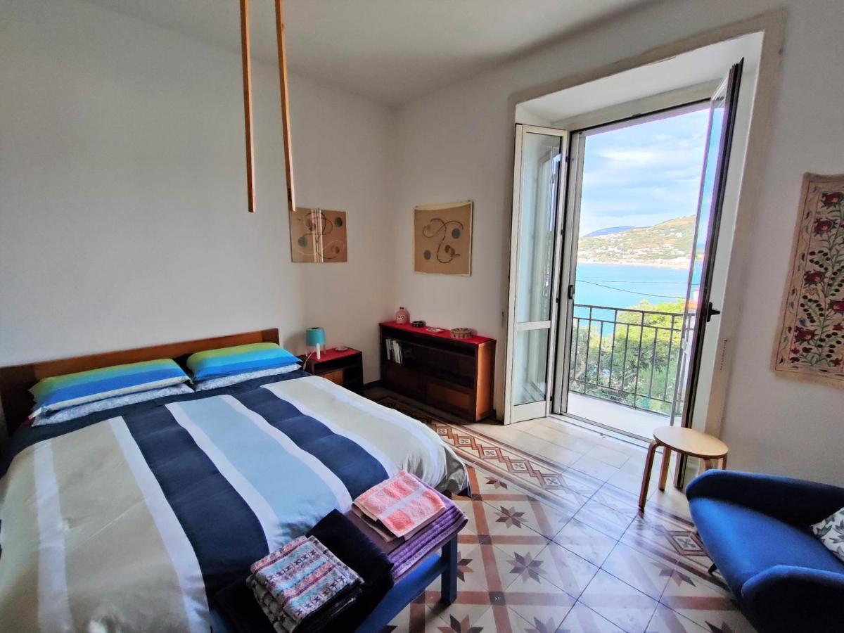 Panoramic Apartments In Villa In Center "The Beach And The Cliff" 1 Агрополи Экстерьер фото